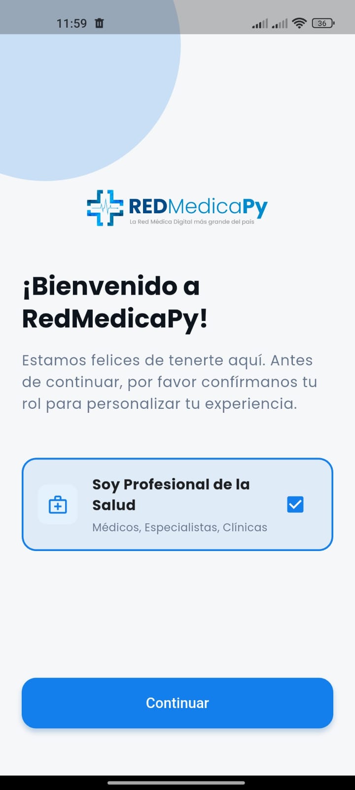 Pantalla de búsqueda inteligente de RedMedicaPy: el usuario describe sus síntomas y la IA sugiere la especialidad médica adecuada
